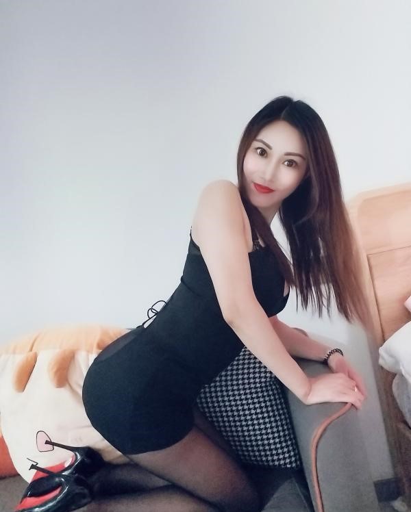 服务系制服少妇琳儿