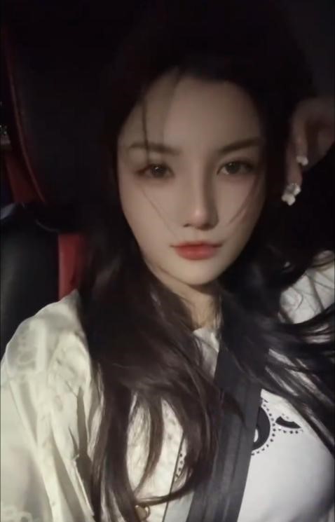 性感大奶乐乐