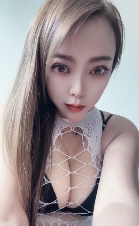 刚刚回归的小姐姐