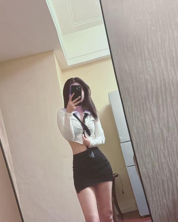 年轻嫩妹真真