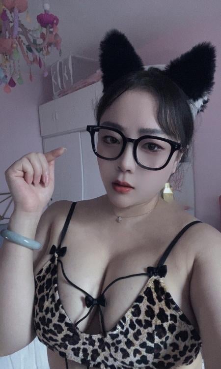 大奶少妇伊诺