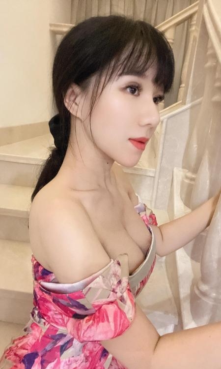 D奶长舌少妇