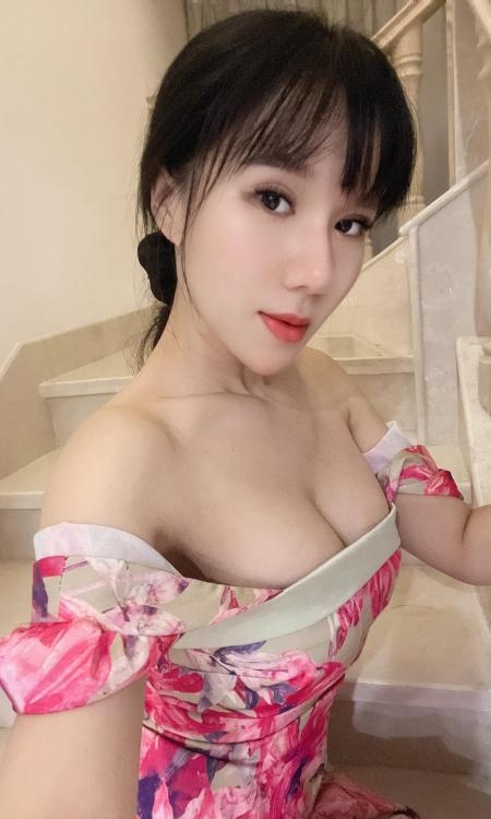 D奶长舌少妇