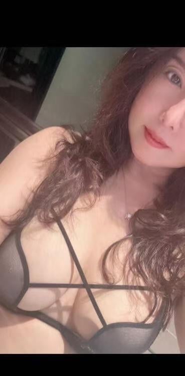少妇大胸姐姐衣衣