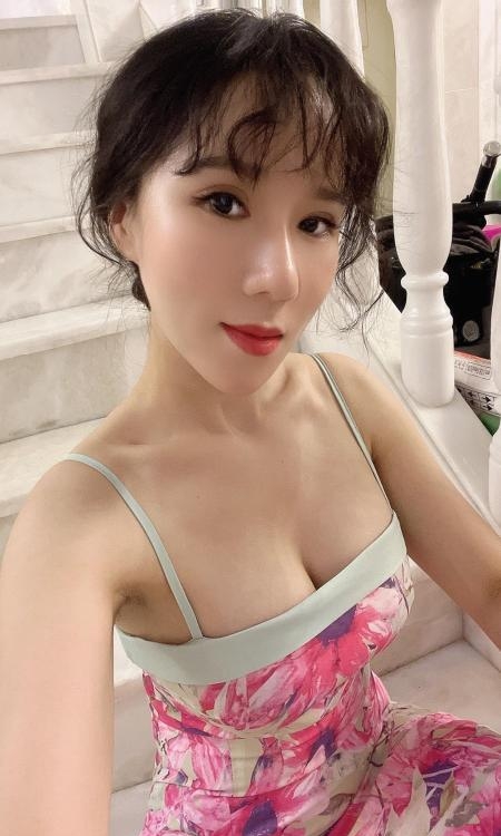 D奶长舌少妇