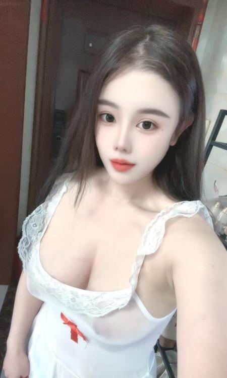 大胸水床妹儿