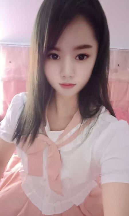 光谷馨馨小妞