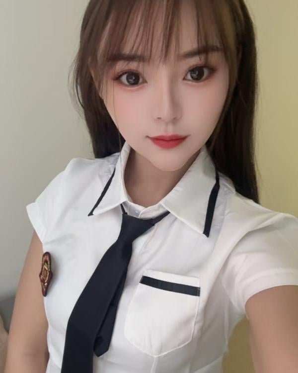 白云嫩妹婷婷