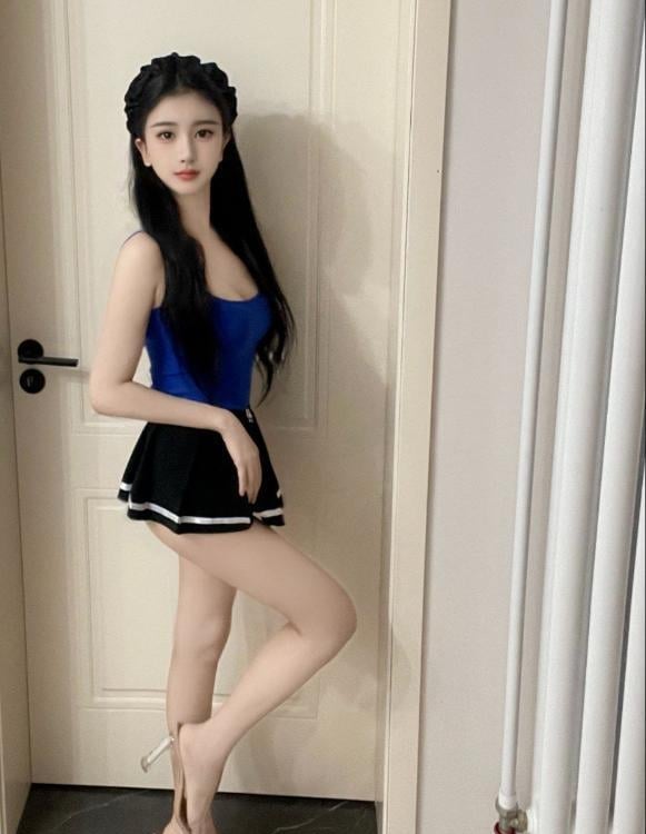 金水骚逼霓裳