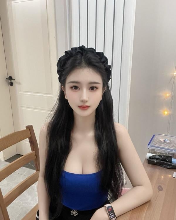 金水骚逼霓裳