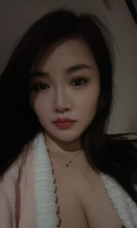 服装店老板娘