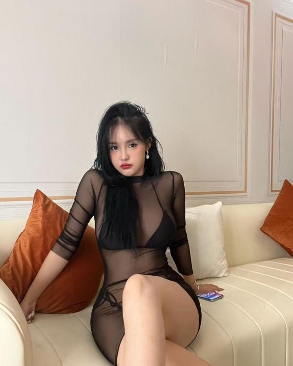 黑丝肉臀宝贝敏