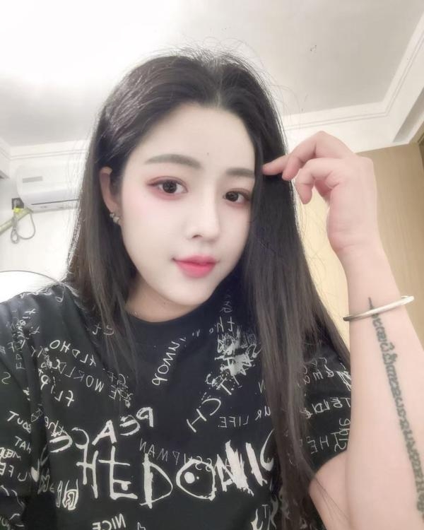 丰满翘臀梓琪超有料