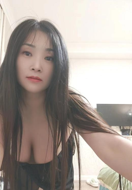 风骚大胸姐姐