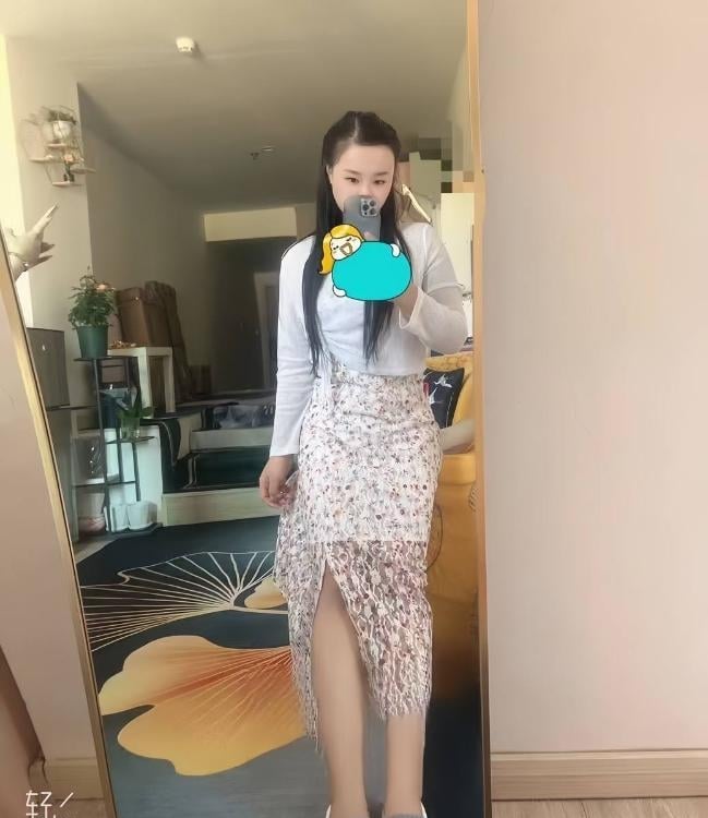 18岁微胖嫩妹