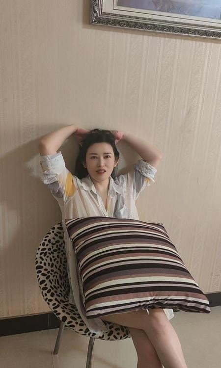开福大奶少妇