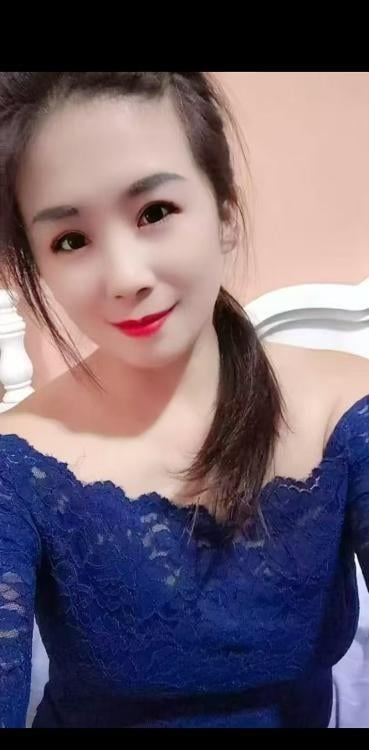 邻家白皙少妇