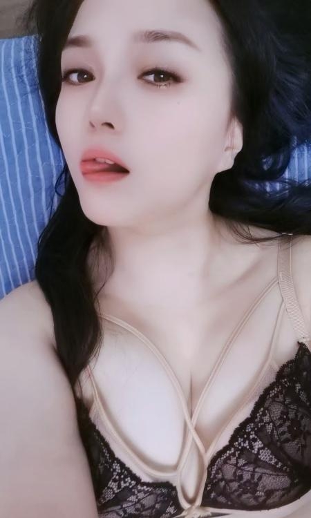 服务系苗条少妇