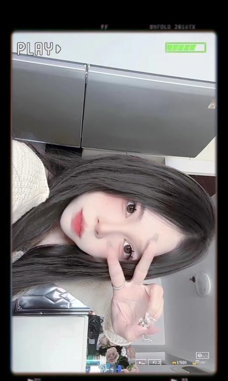 年轻的小姑娘