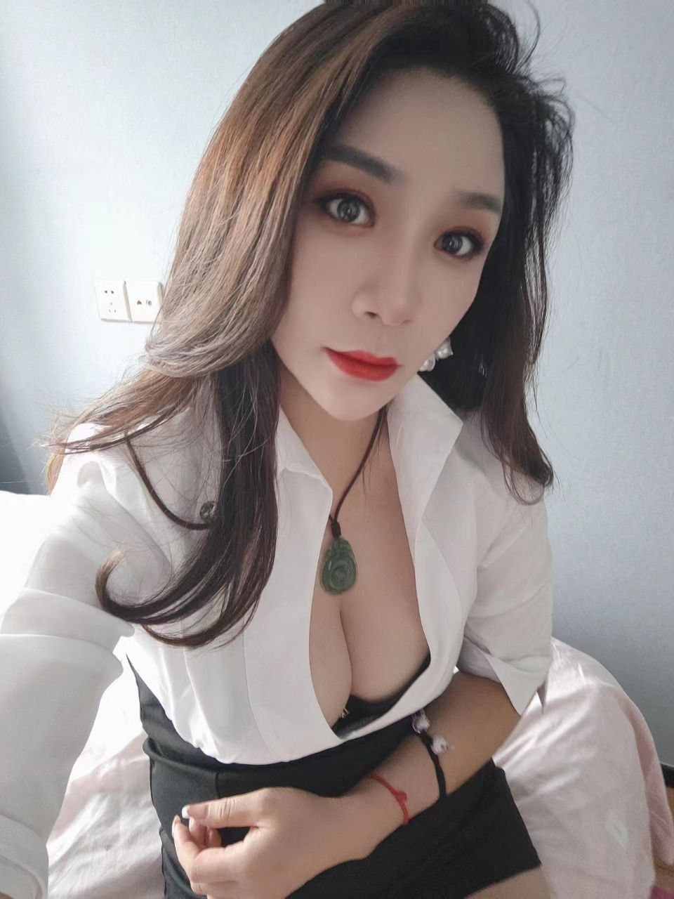 D9653F17-E1E4-4ADD-83D4-D056BCB65890