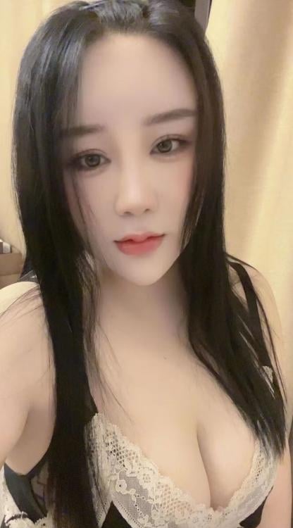 二刷大胸瑜伽苹果姐姐
