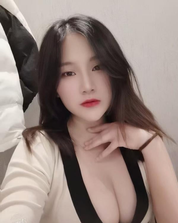 口爆小骚妹