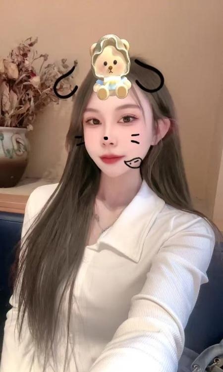 年轻的小姑娘