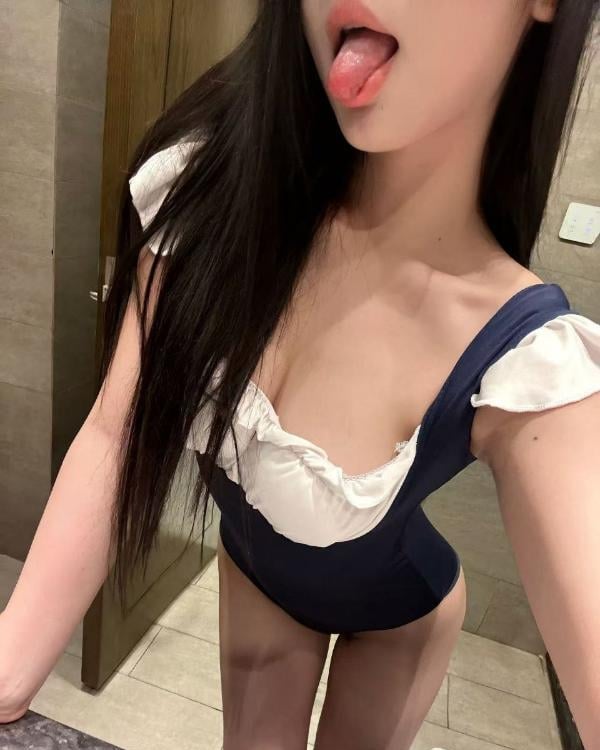 园区舌吻小嫩妹