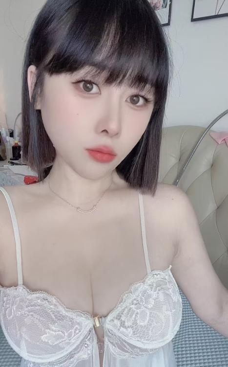 短发性感御姐