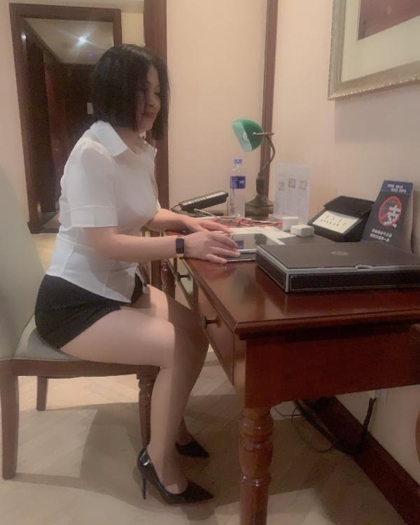 巨臀三通熟女