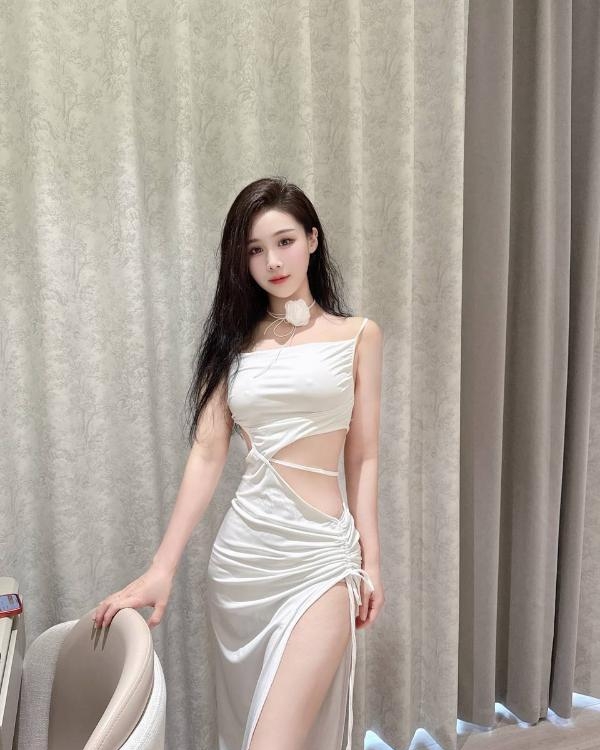 肤白貌美萱萱老师