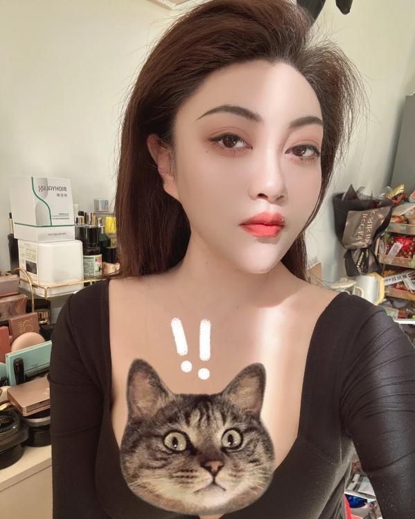 巨乳李大包子