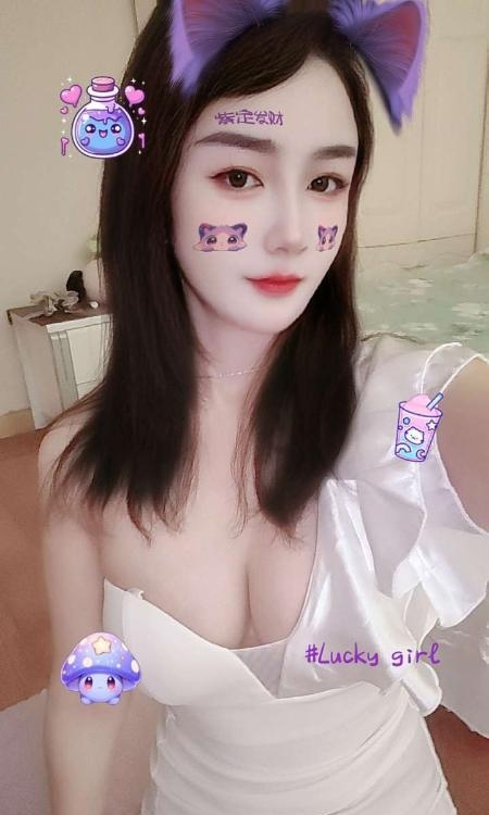 园区白臀大奶妹