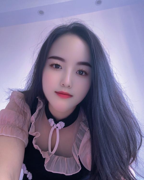 细腰大屁股骚女