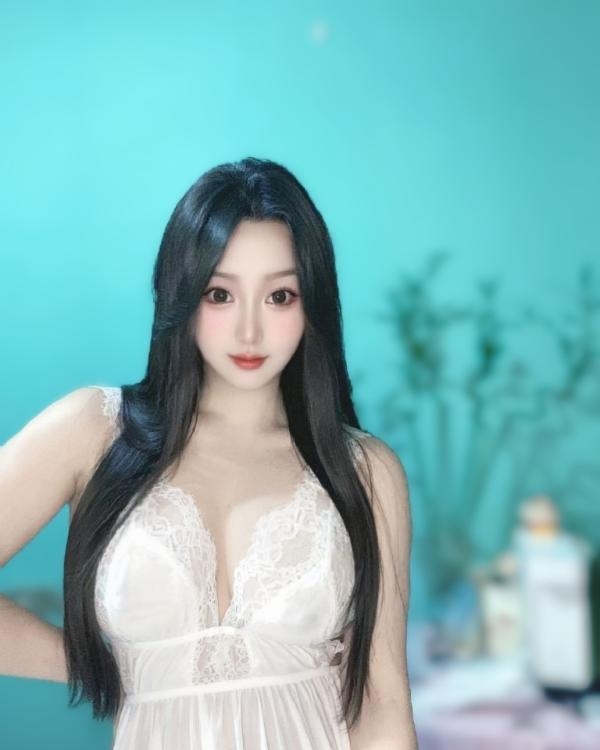 美胸小月