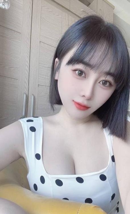 短发御姐艾琳