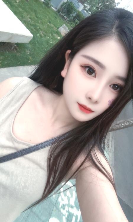 美女兜兜