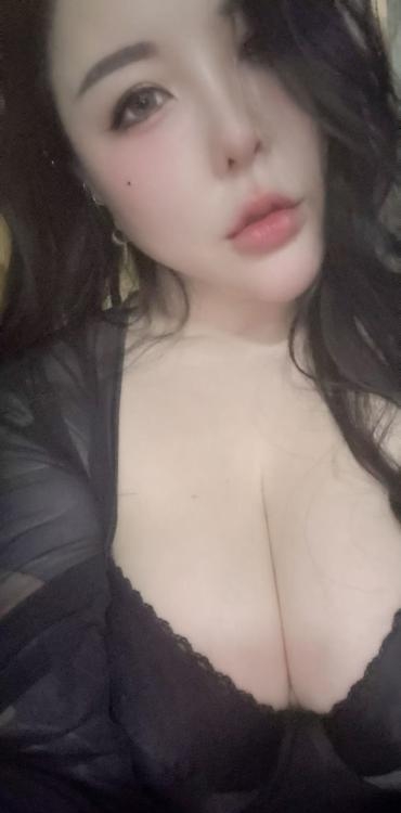 栖霞性感小野猫