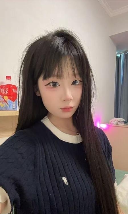 小巧玲珑型三点粉嫩妹