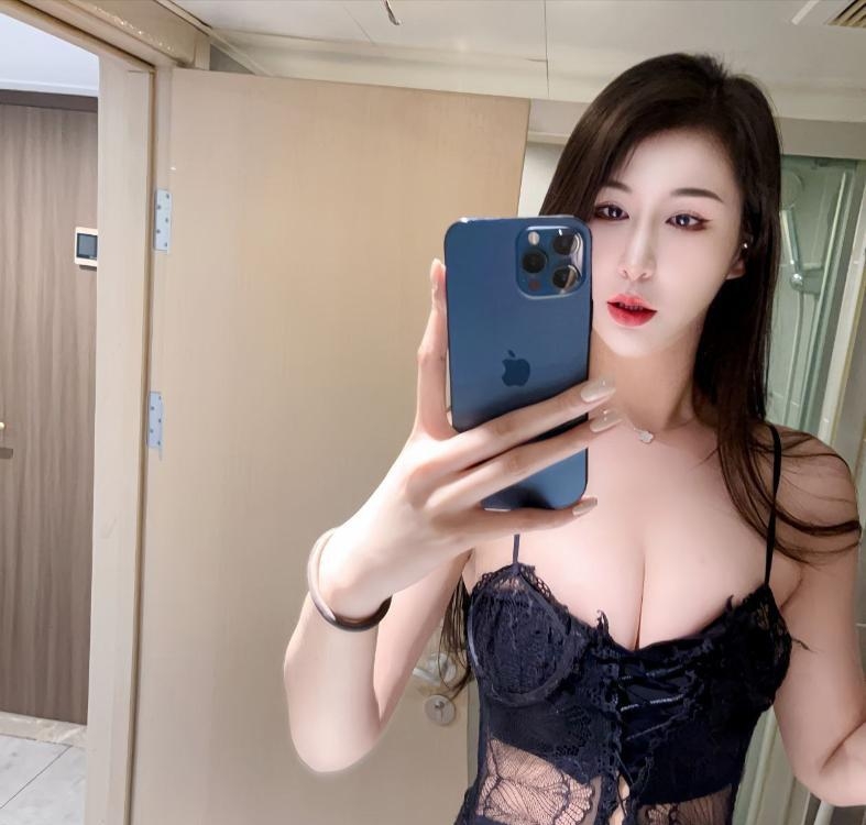 武侯白嫩大长腿御姐