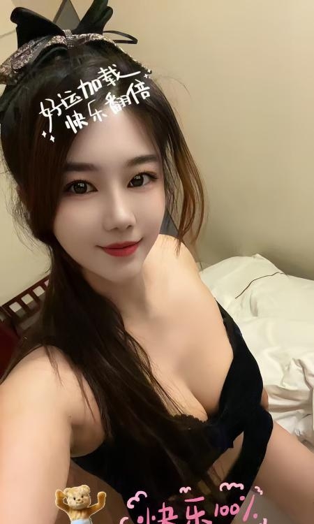高挑性感美女