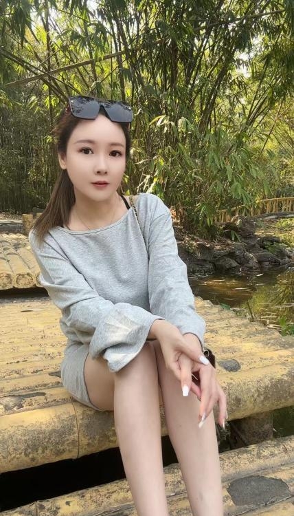 轻熟大胸泡芙姐