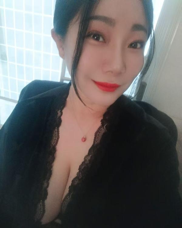 铁西巨乳喷水少妇