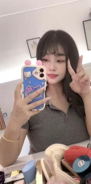 童颜巨乳伊伊