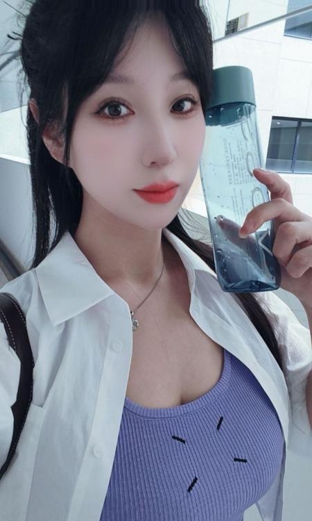 巨乳蜂腰姐姐