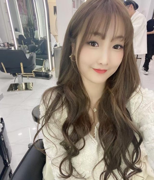 173cm巨乳白兔